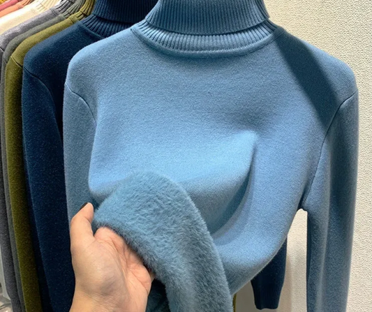 Plüschiger Komfort-Pullover mit Stehkragen